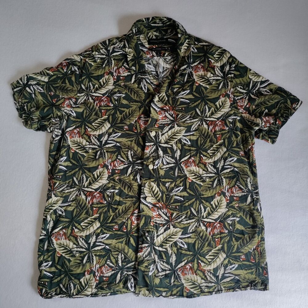 Banana Republic Tiger Button Up Regular Fit Mens Large (Bottom Button Missing)